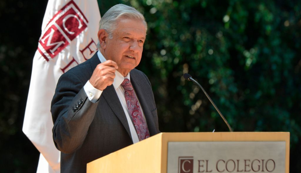 #Pide AMLO a Colmex estudiar corrupción en México durante celebración de 80 aniversario