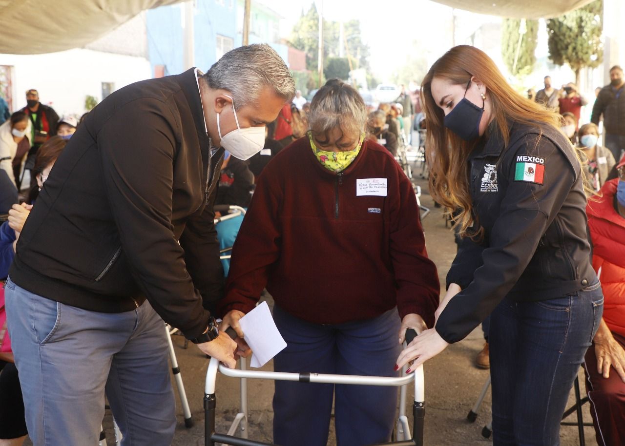 DIF de Ecatepec #entrega mil aparatos funcionales a adultos mayores y personas con discapacidad en sus #domicilios por la pandemia de Covid-19 