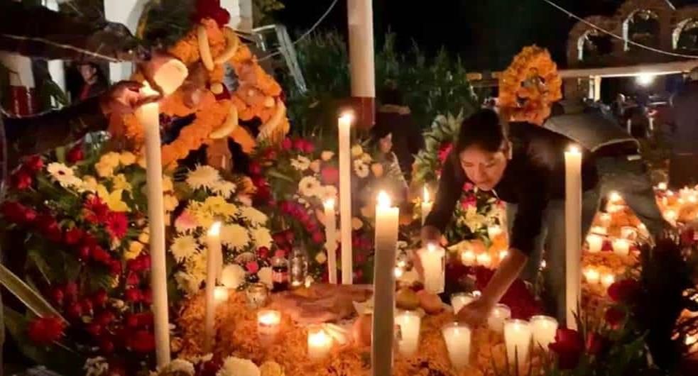 Celebrarán Noche de Muertos en Michoacán con debidos protocolos
de seguridad
