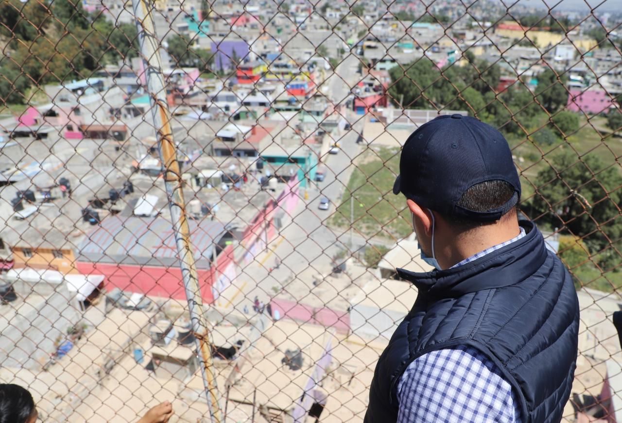 Autoridades del gobierno de Ecatepec #notifican sobre alto riesgo a propietarios de #37 vivienda en zona de derrumbe y brindan apoyo a los afectados 