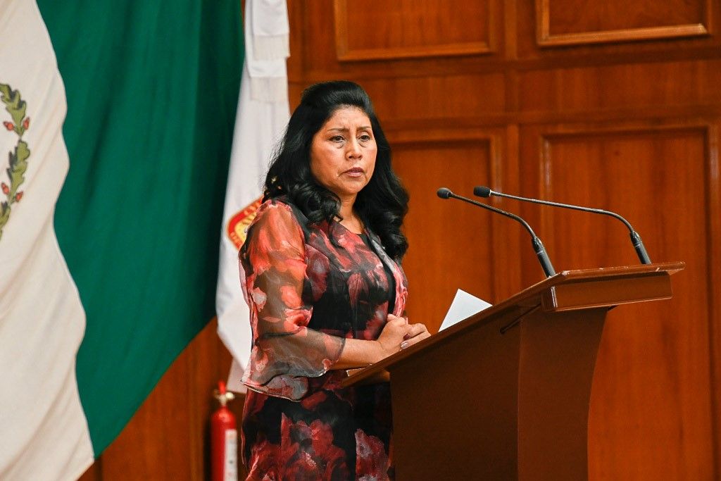  diputada del Estado de México. Juliana Felipa Arias Calderón, presentó su segundo informe de actividades legislativas.