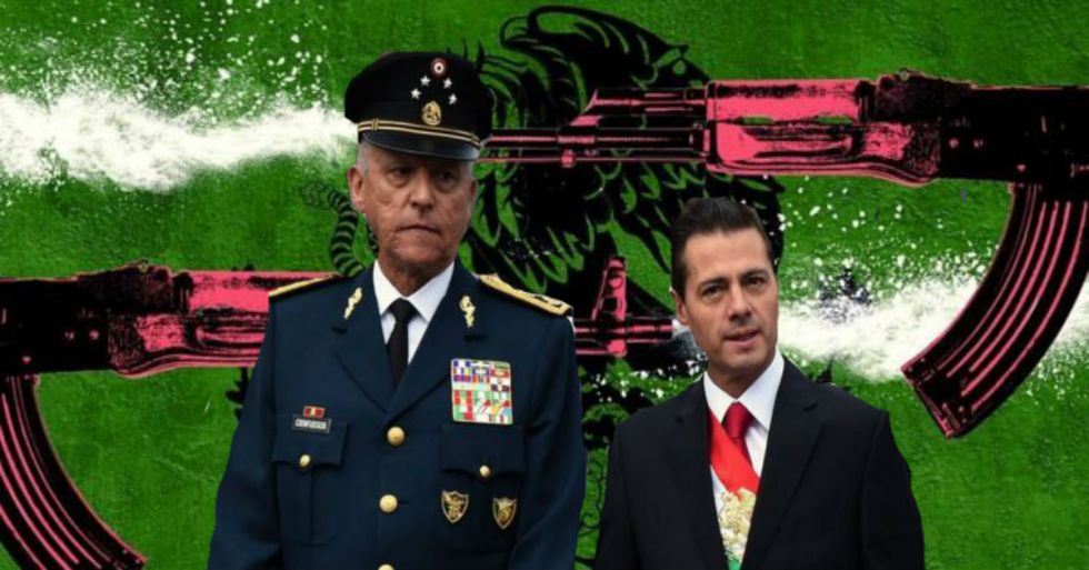 Tiembla Peña Nieto: arrestan a Cienfuegos por delitos de narcotráfico, como García Luna
