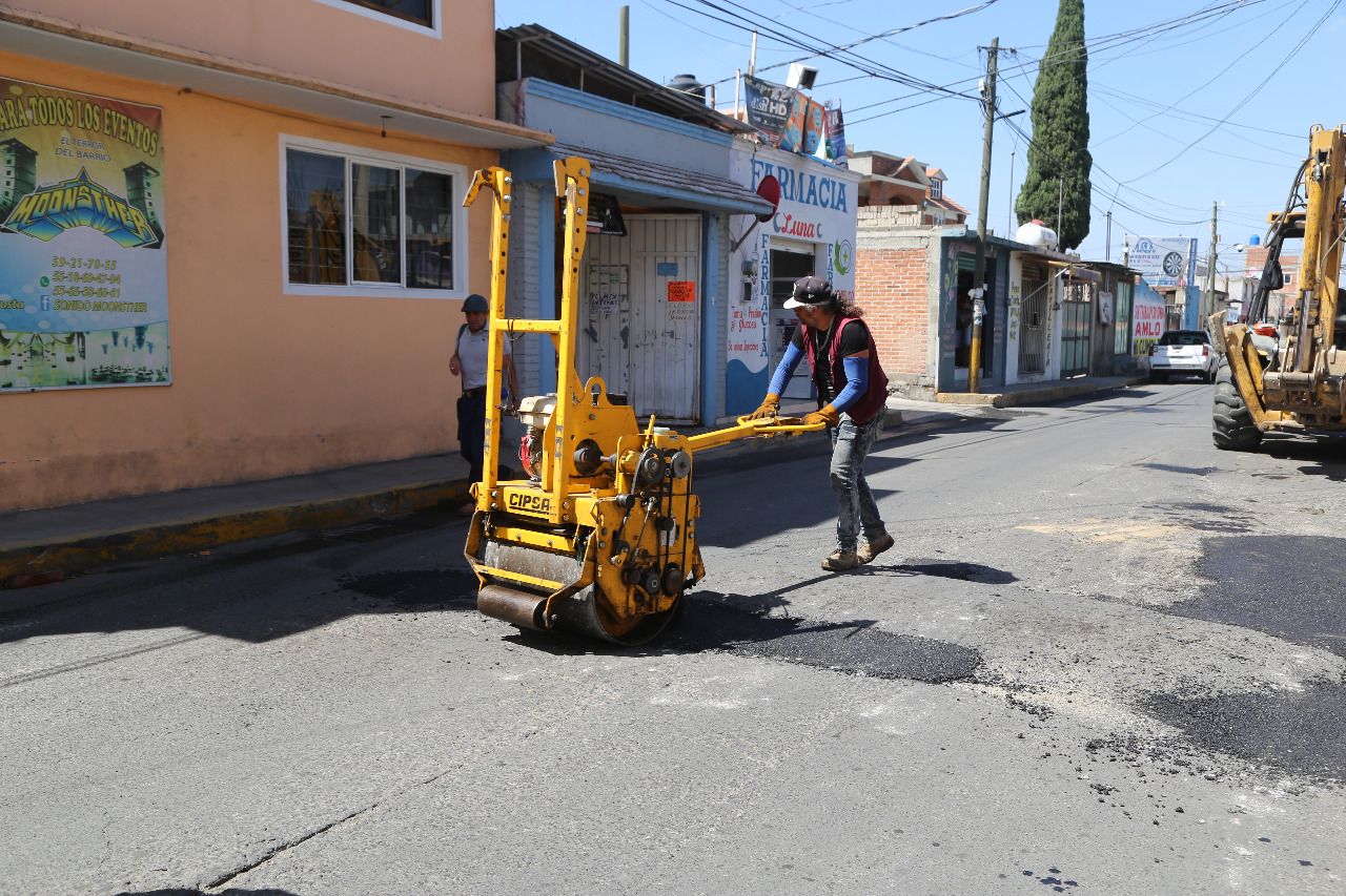 Continúan los avances del programa de bacheo en principales avenidas del municipio de Chicoloapan