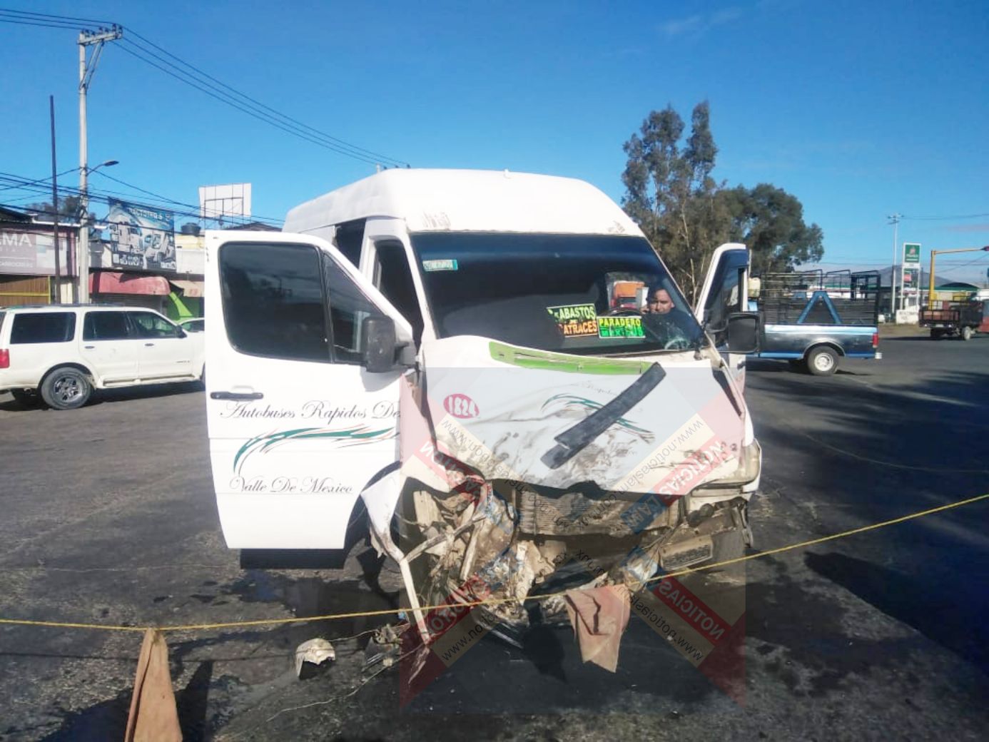 Choque entre unidad de transporte público y un camión deja 3 heridos en la Texcoco-Lechería