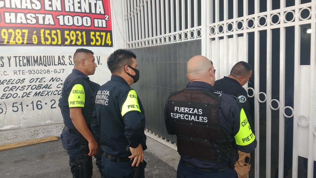 Autoridades de Ecatepec #entregan a policía que disparó contra #conductor de una combi durante una persecución 