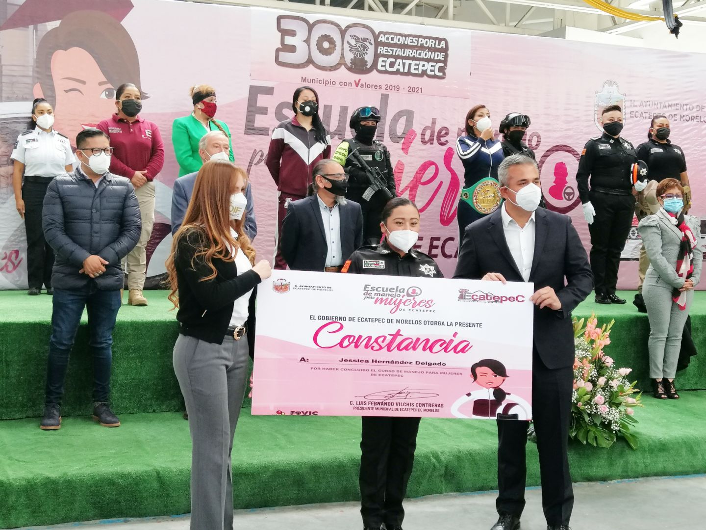Ecatepec tiene la única escuela pública de manejo para mujeres del mundo