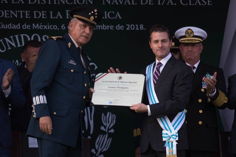 #Peña Nieto no puede desmarcarse de Cienfuegos; el General ya había sido señalado por ’El Grande’ de brindarles protección: : Anabel Hernández