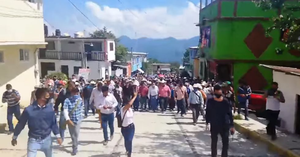 Sigue la lucha en Tepehuacán para impedir "robo" de elección por parte de José Juan Viggiano