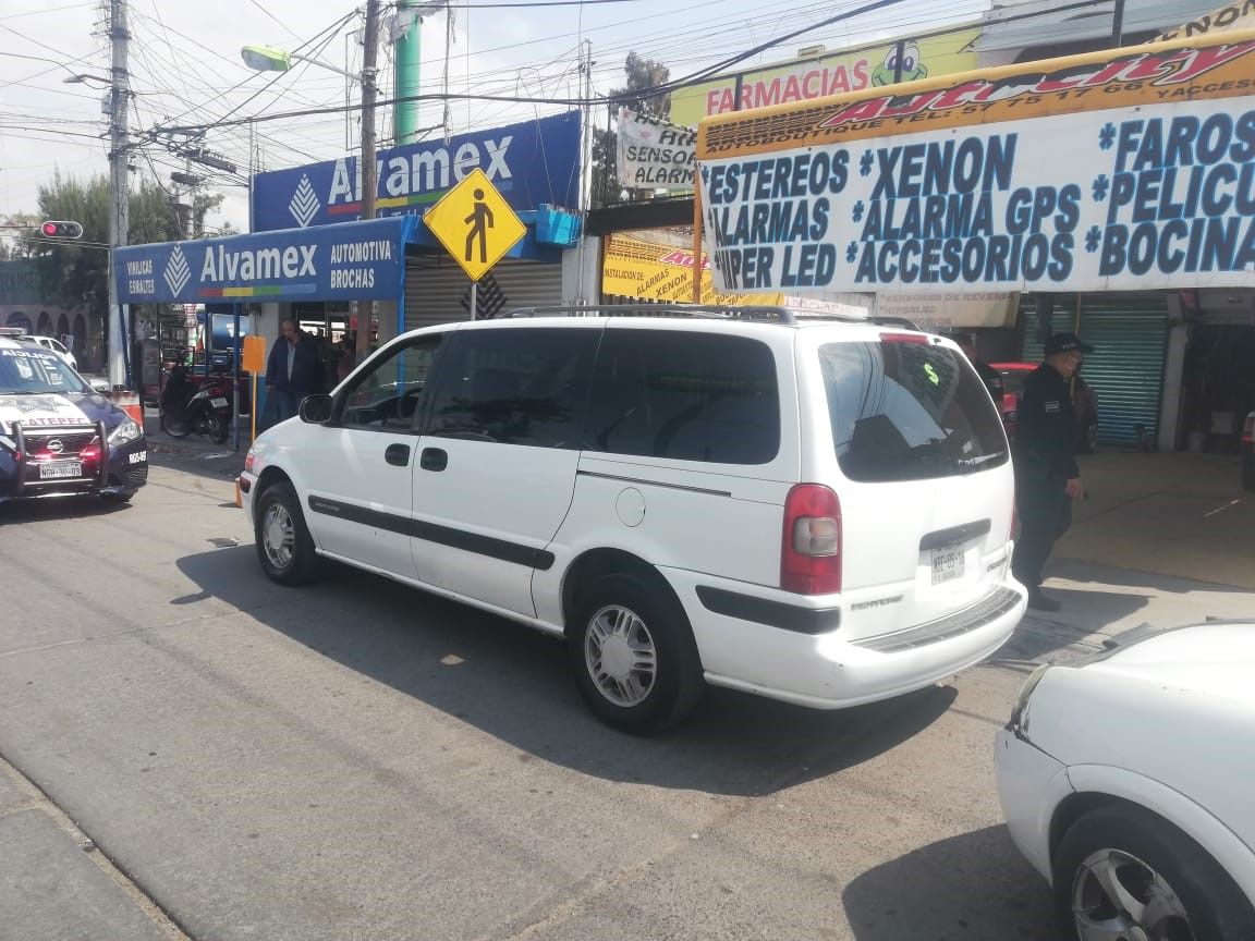 Policía de Ecatepec #detiene a sujeto que pretendía vender, a través de Facebook, una camioneta con reporte de robo