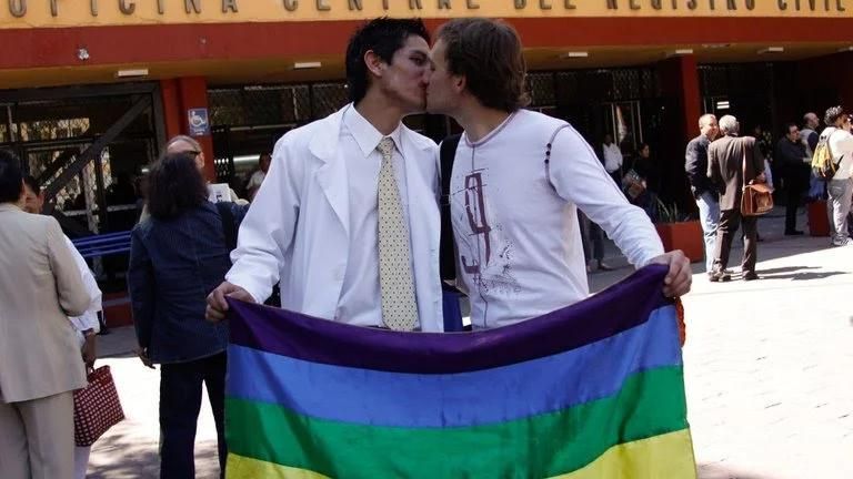 ’Sí, acepto’: el Congreso local de Puebla aprobó el matrimonio igualitario en el estado