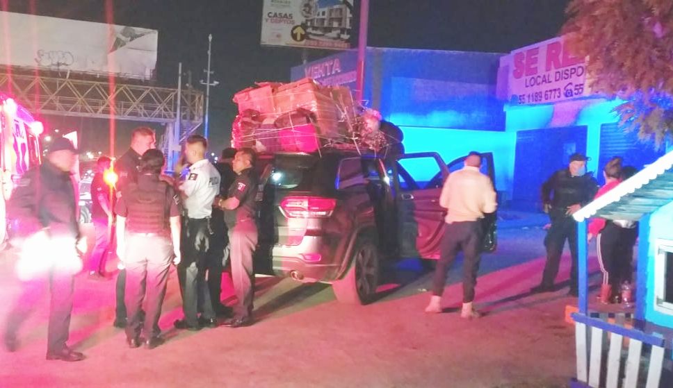 Familia que viajaba en una camioneta sobre la México-Pirámides es atacada a balazos