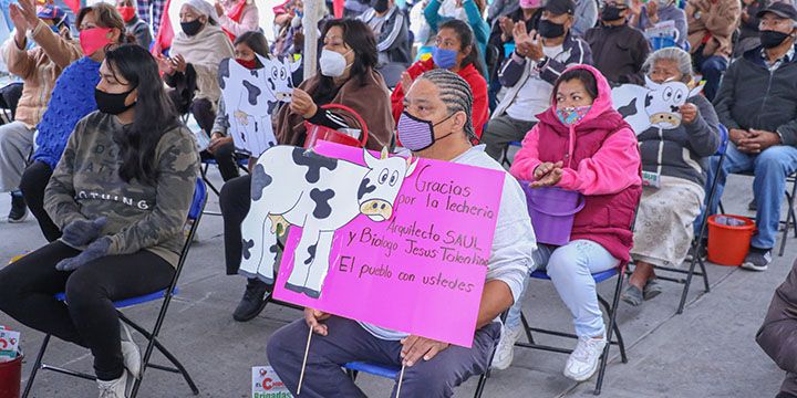 En Chimalhuacan autoridades celebran aniversario de lecherias en Tlaixco y Portezuelos