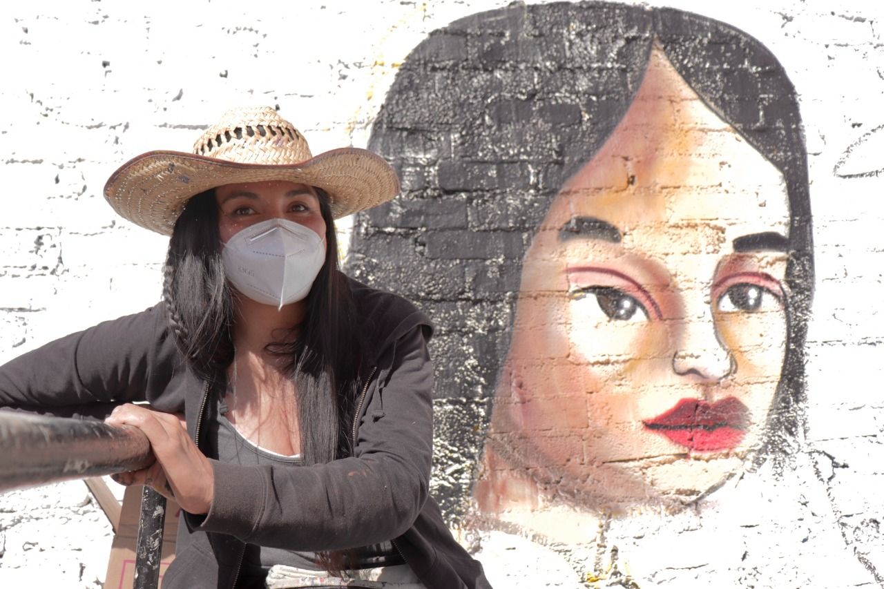 Pintan mural conmemorativo del Día Internacional para Eliminar la Violencia contra las Mujeres