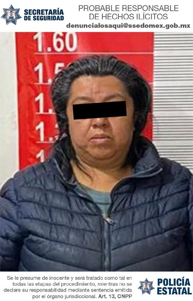 En Chimalhuacan elementos de la SS localizan auto con reporte de robo en un predio y detienen a mujer por presunto encubrimiento