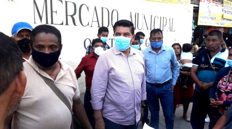 Taxistas del sitio 3 de Ometepec respaldan a Mario Moreno Arcos