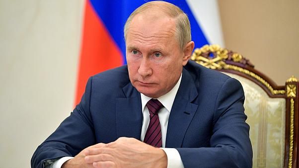 Putin pide que vacunación contra Covid-19 inicie "a gran escala" la próxima semana en Rusia
