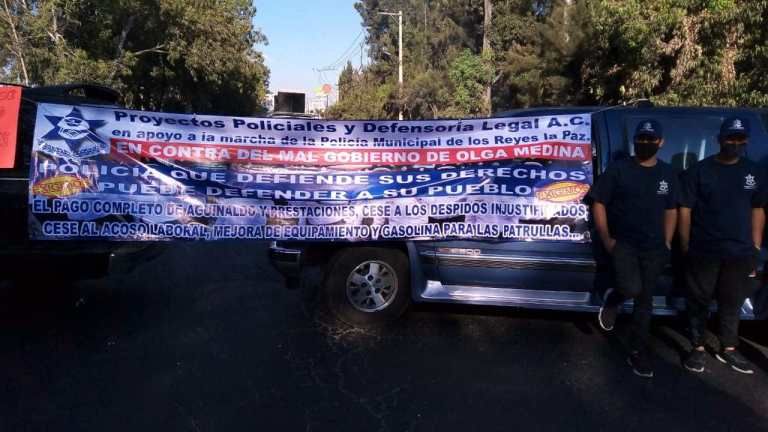 Policias de La Paz se manifiestan en palacio de gobierno demandando prestaciones de ley