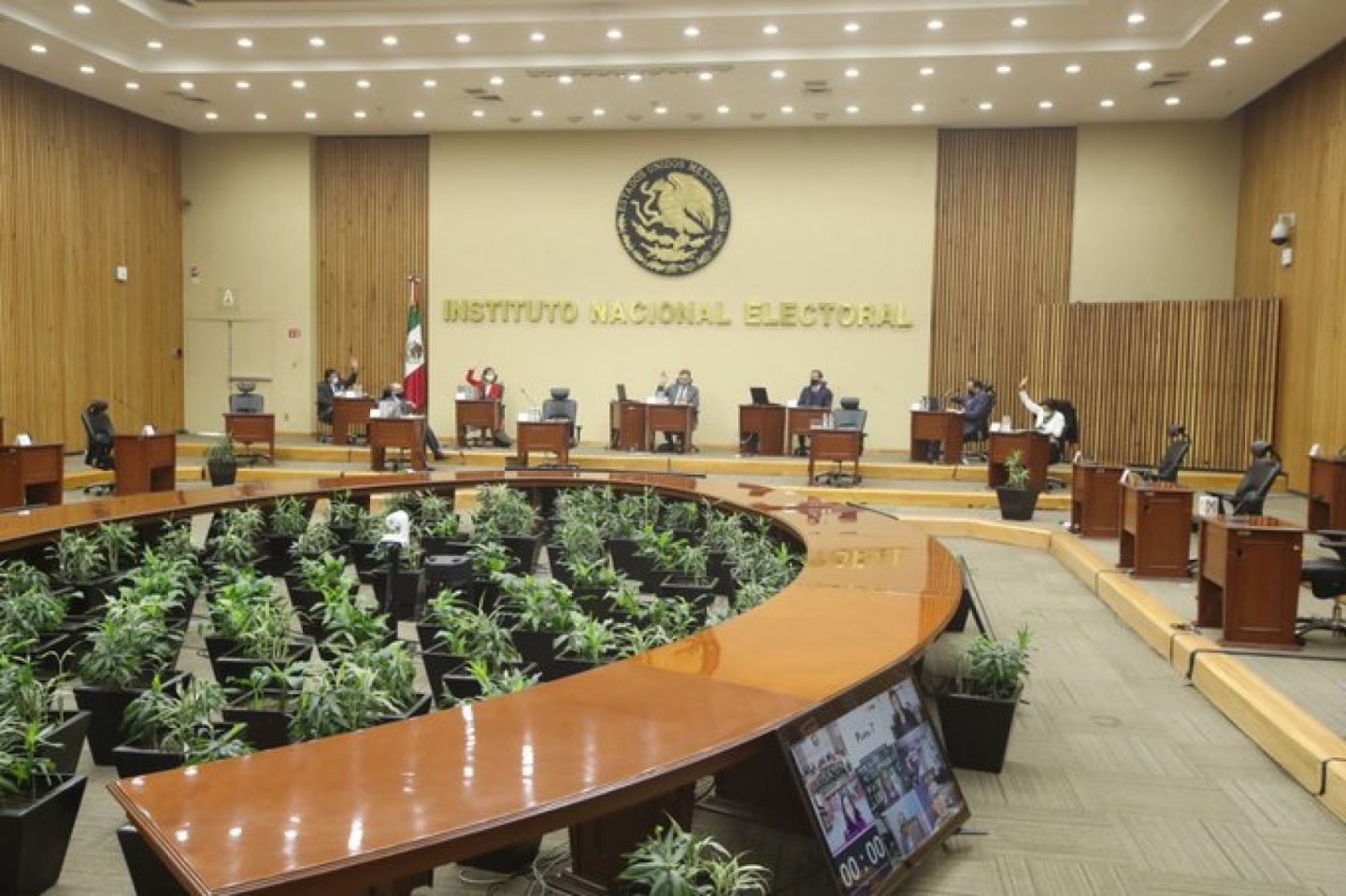 Tribunal Electoral revoca acuerdo que ordenaba postular a mujeres a gubernaturas