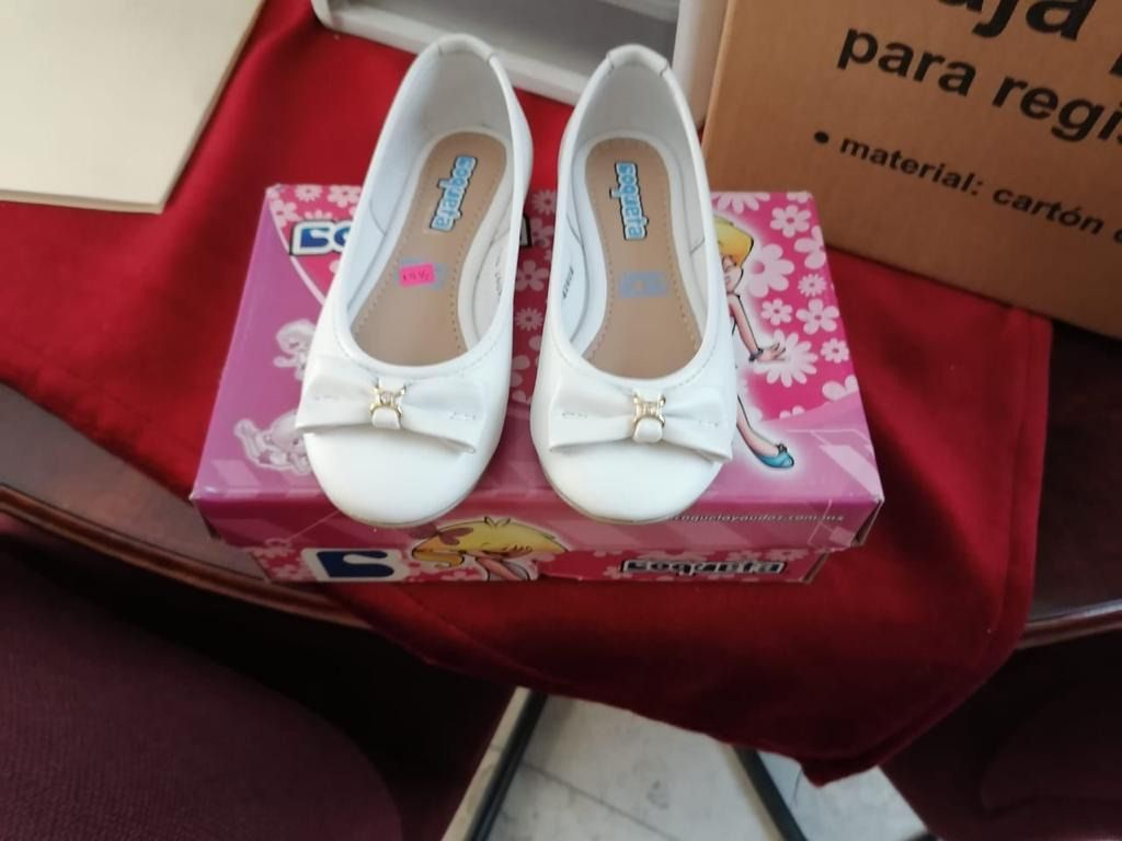 Recibe JAPEM donativo de zapatos para niñas y niños en condición vulnerable
