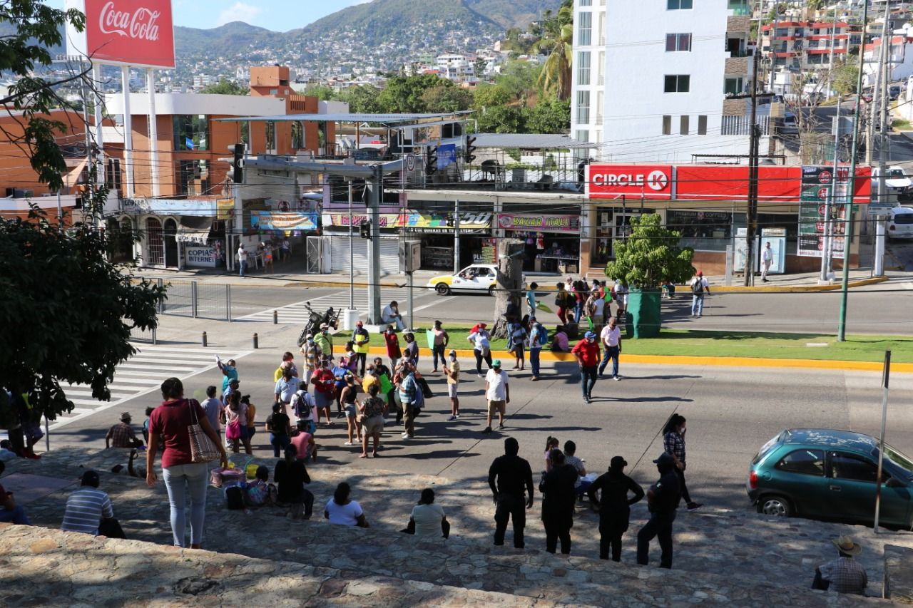 Interviene Gobierno de Acapulco a favor de pacientes de hemodiálisis que bloquearon la Cuauhtémoc 
