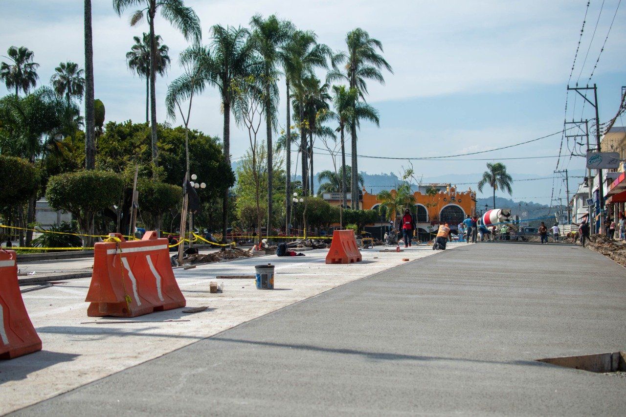Avenida 1 de Fortín reabrirá su circulación de manera parcial, continuará pavimentación en zona de la glorieta