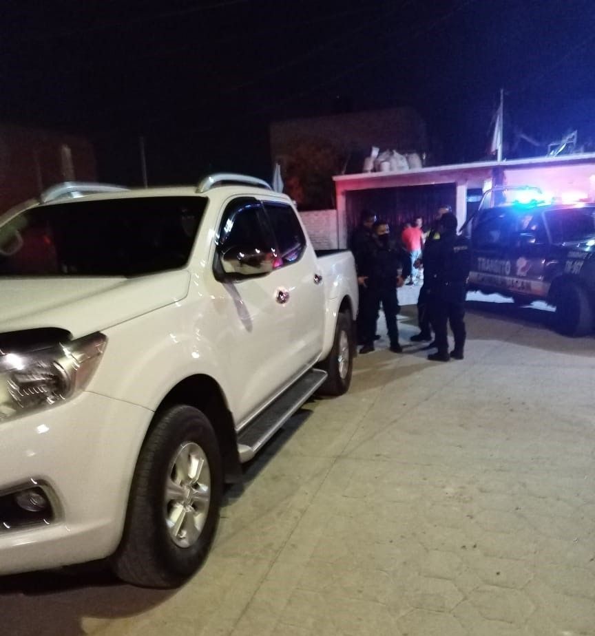 Policías de Chimalhuacán recuperan vehículo robado