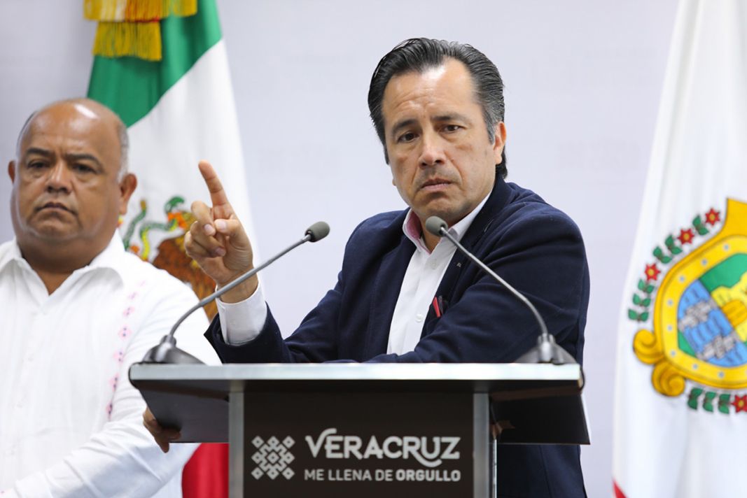 El gobernador de Veracruz Cuitláhuac García niega hospitales al tope, Gobierno Federal lo contradice