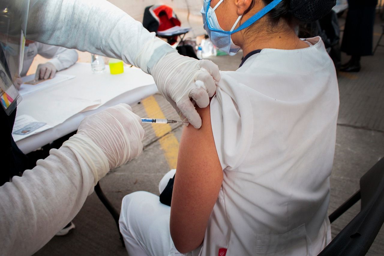 Termina segunda fase de vacunación a personal médico en primera línea covid-19