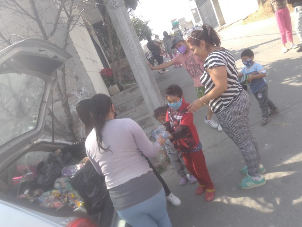 #Antorcha entrega en Huixquilucan juguetes a cientos de niños