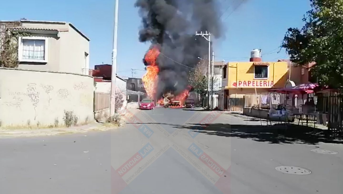 Pipa cargada con Gas Lp explota en Chalco