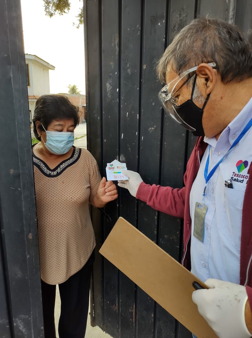 DIF de Texcoco entrega tarjetas de salud Integral 