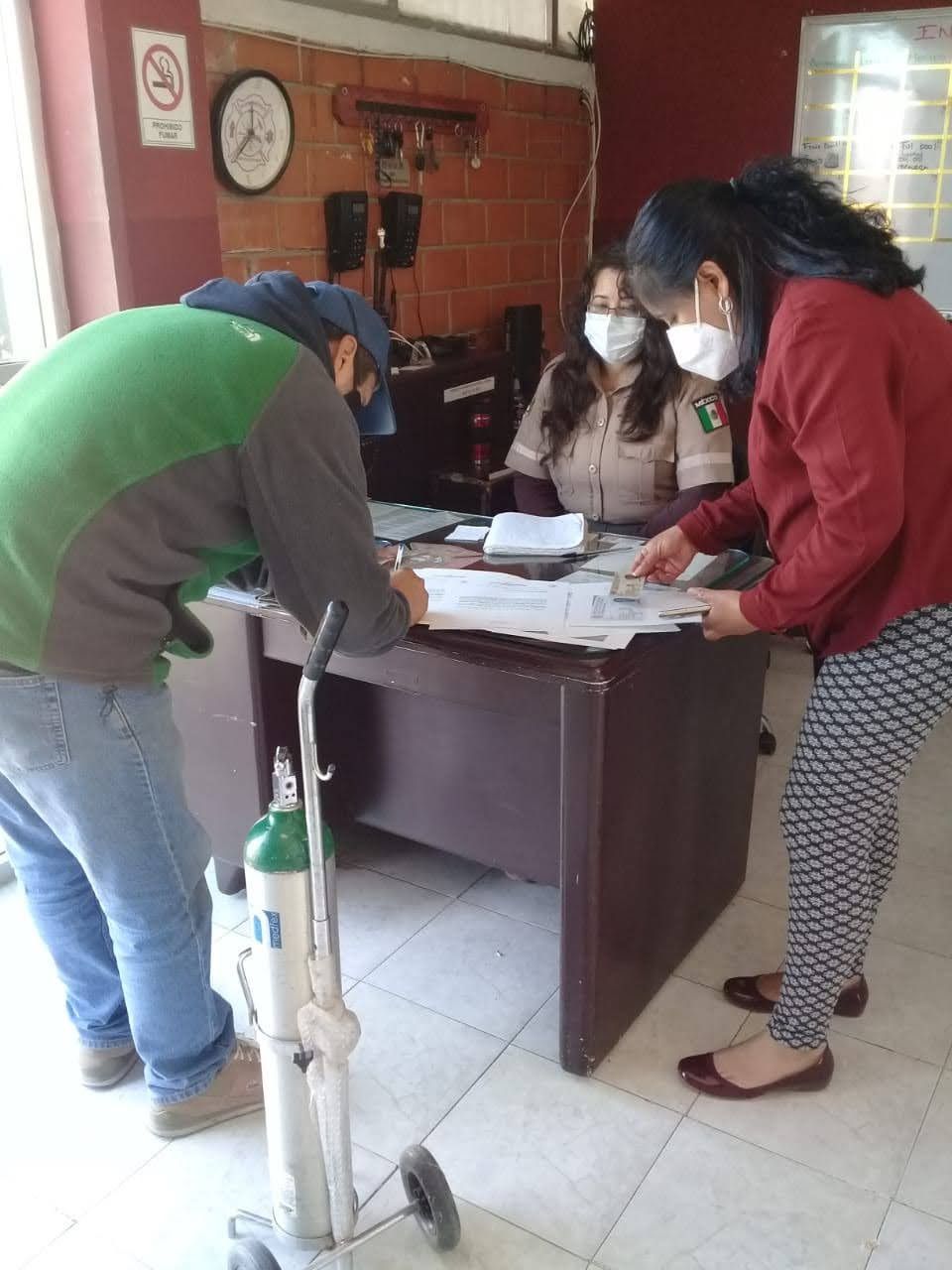 El gobierno de Chicoloapan a cargo de Nancy Gómez a través de Protección Civil municipal: iniciaron una campaña de préstamo de tanques de oxígeno para pacientes con covid-19 