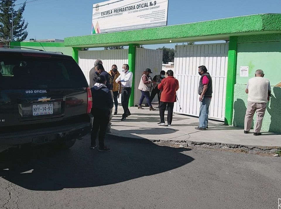 Autoridades entregan "Pensión para el Bienestar del Adulto Mayor" en Chiautla