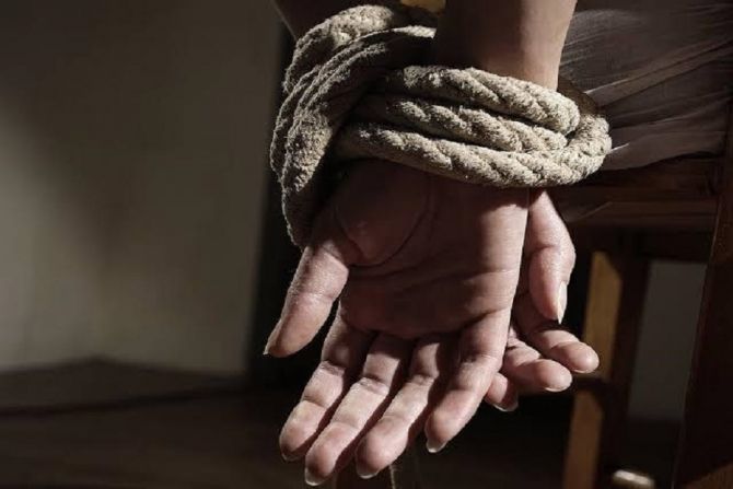En Mexicaltzingo libera la SS a mujer presuntamente secuestrada y detienen a dos por privación ilegal de la libertad 