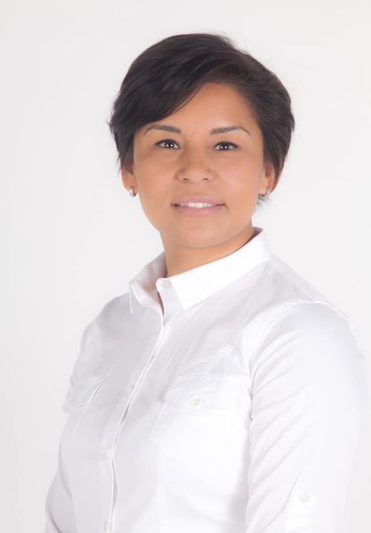 Selina Trujillo del partido de MORENA se registra como aspirante a la presidencia municipal de Los Reyes, La Paz