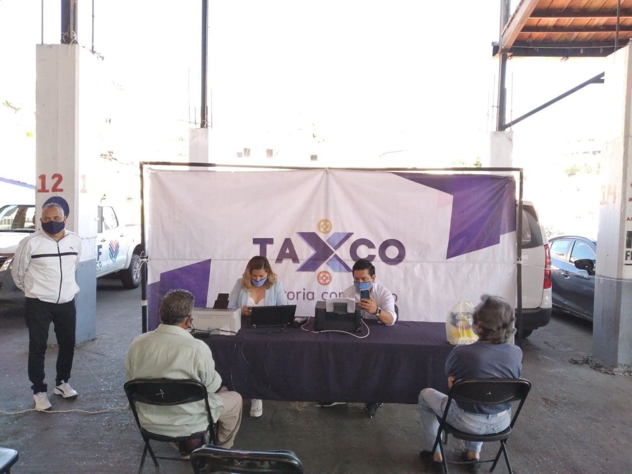 Ayuda gobierno de Taxco en el registro federal de adultos mayores para su vacunación 