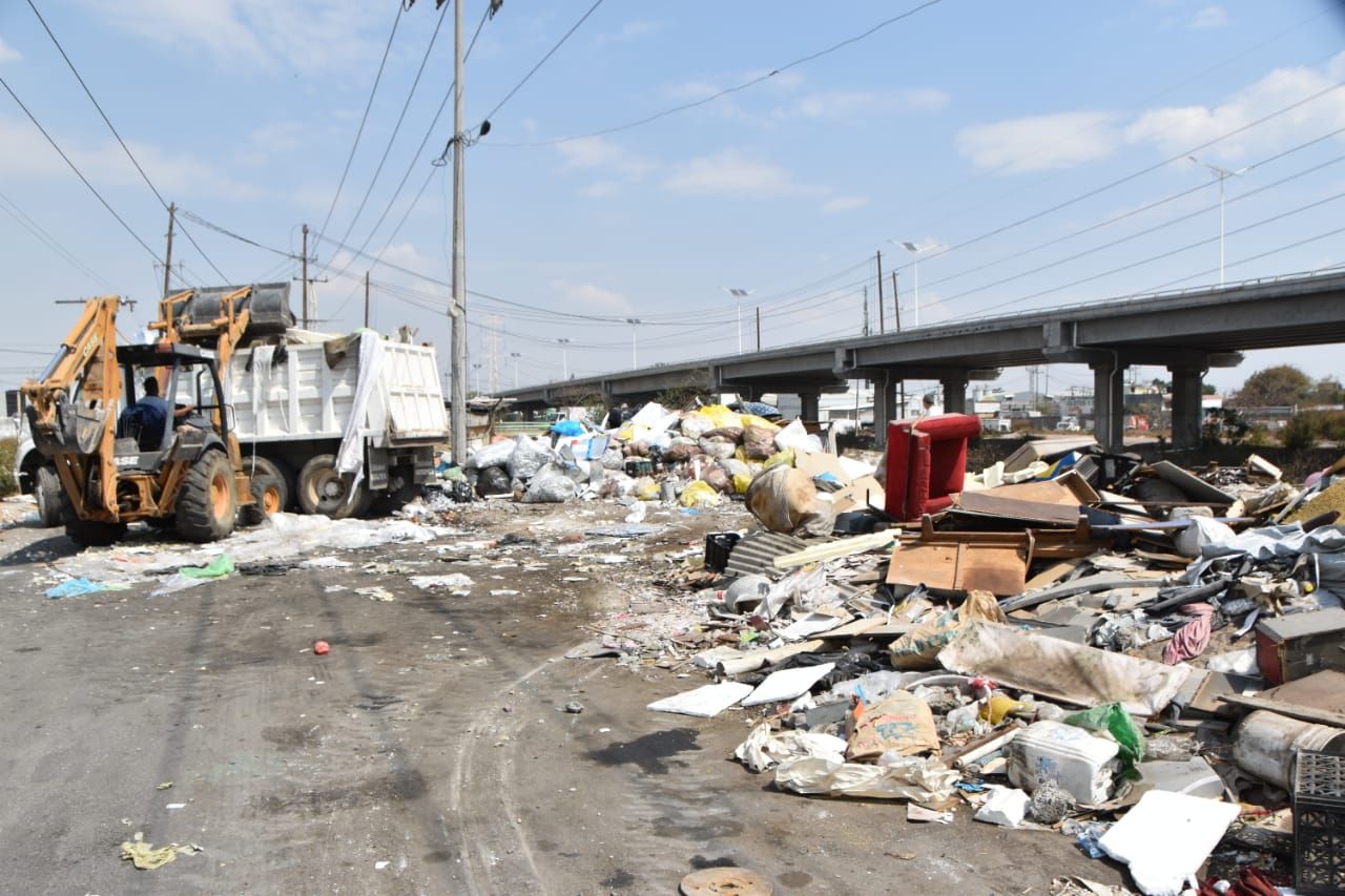 Autoridades de Ecatepec #retiran más de 100 toneladas de #basura de un tiradero clandestino y #desalojan a recolectores 