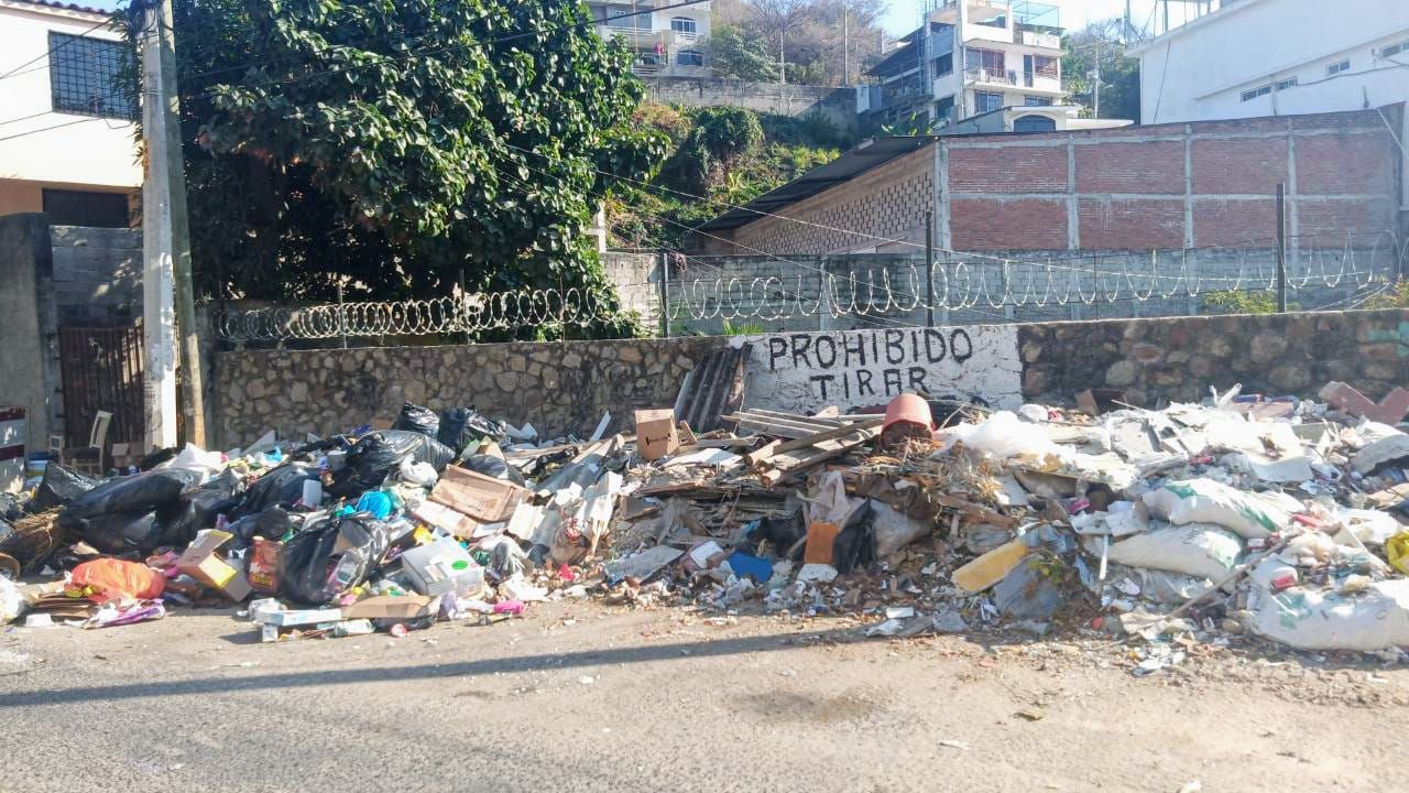Recolecta Saneamiento Básico 50 toneladas de escombro en la avenida México
