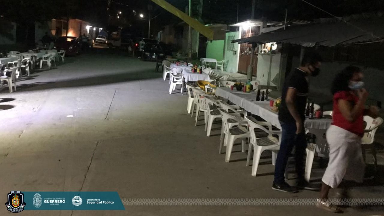 Dispersa la Policía Estatal una fiesta y un partido de futbol en Acapulco
