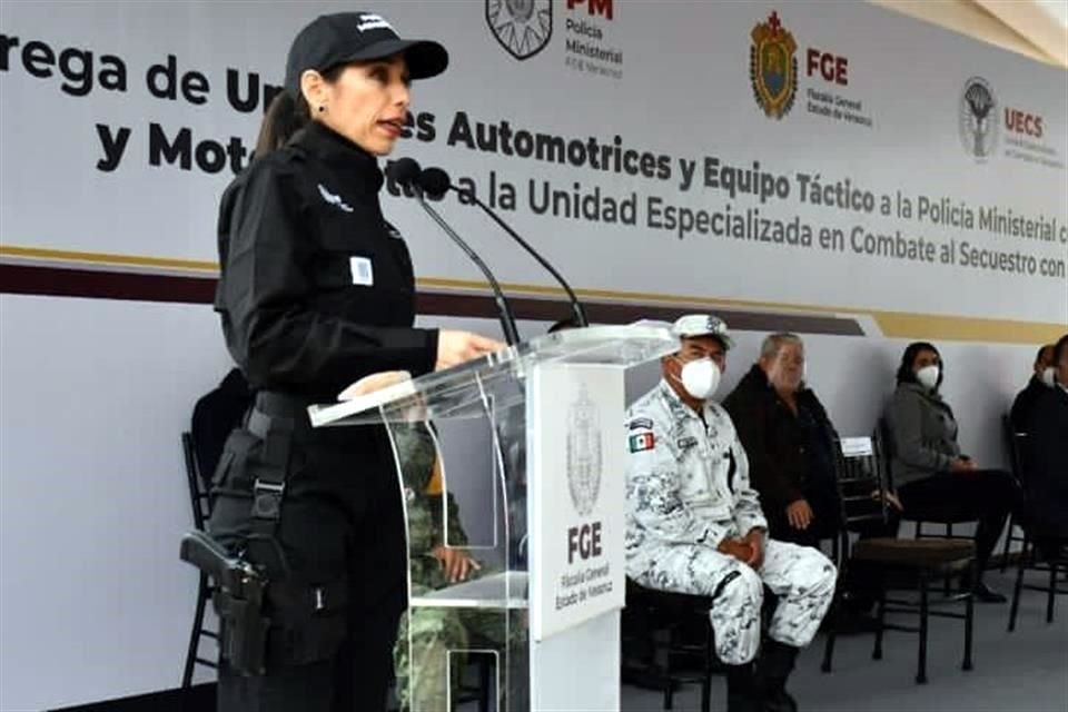 Reconoce Fiscala Carnala de Veracruz que no puede con el cargo