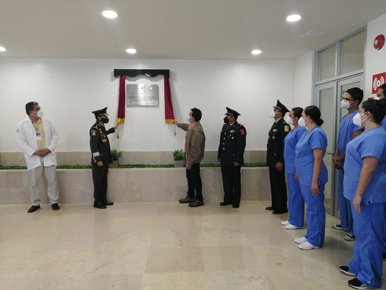Ceremonia de develación de la Condecoración ’Miguel Hidalgo’ en grado de placa al Hospital General ’Dr. Aquiles Calles Ramírez’ INSABI COVID-19 No. 14