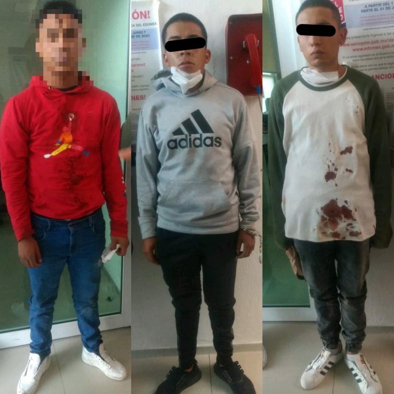 Policias de Ecatepec #capturan a 3 jóvenes que aparecen en videos #asaltando a bordo de una motocicleta