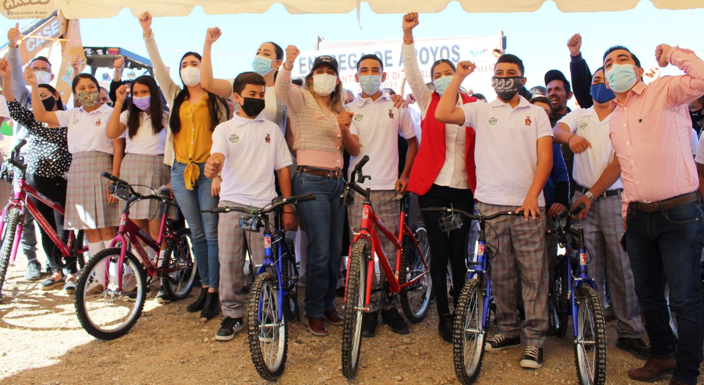 Entregan bicicletas del programa ’Ayúdame a Llegar’ en la comunidad de Nacaveba