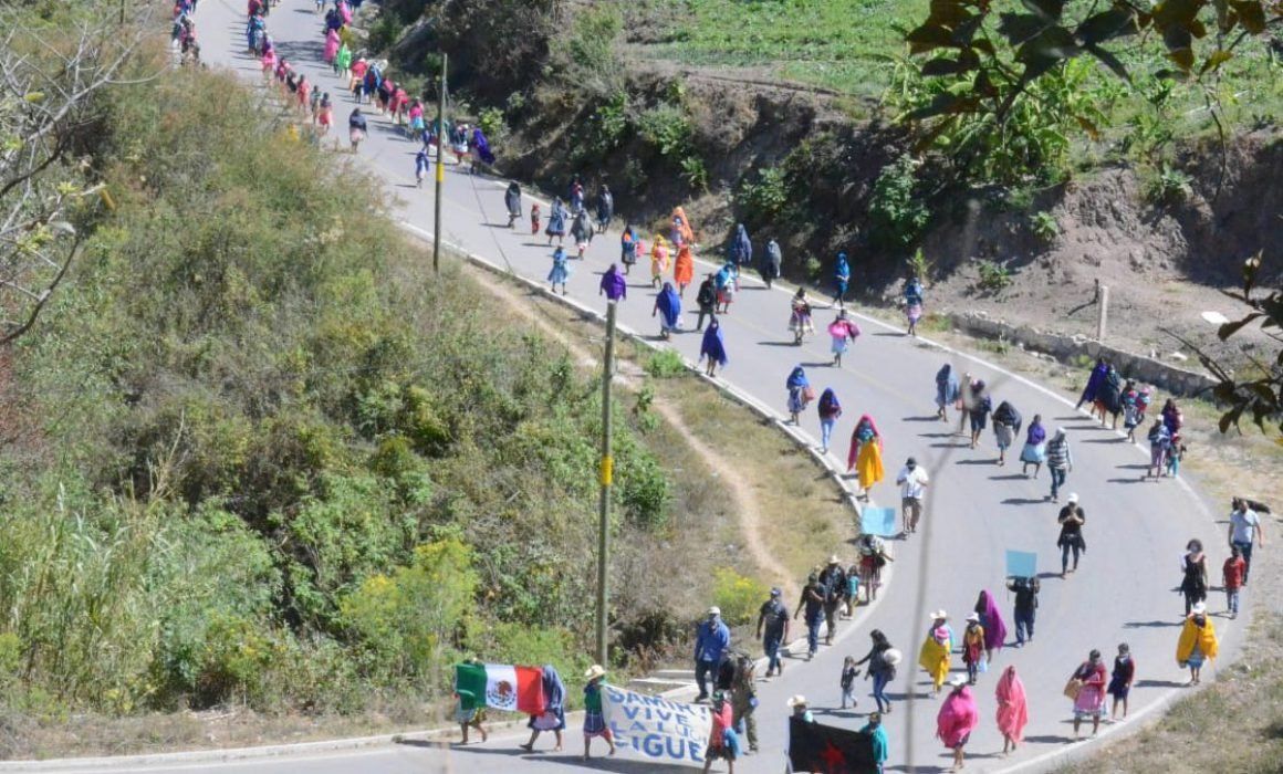 Marchan indígenas de Alcozacán, Chilapa por asesinatos