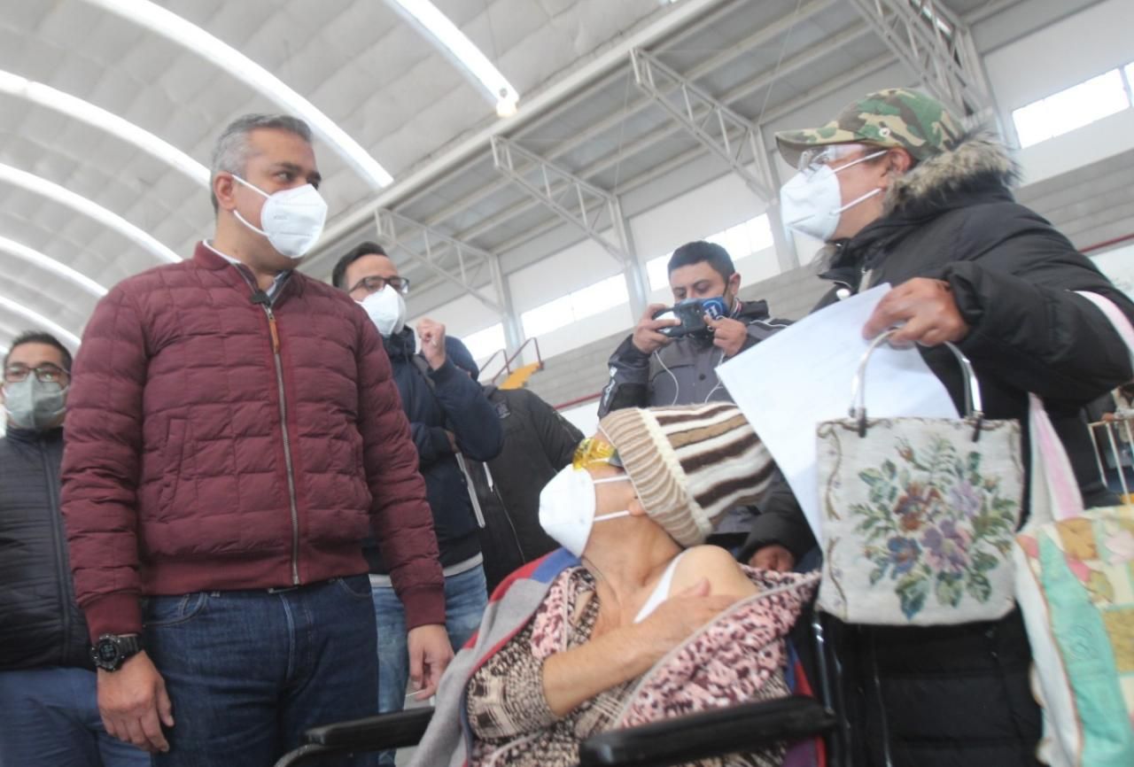 Reciben miles de #adultos mayores de Ecatepec la vacuna contra #Covid-19 
