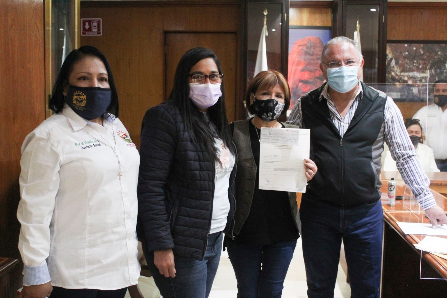 Gobierno de Texcoco cubre finiquito de 16 personas jubiladas del SUTEYM