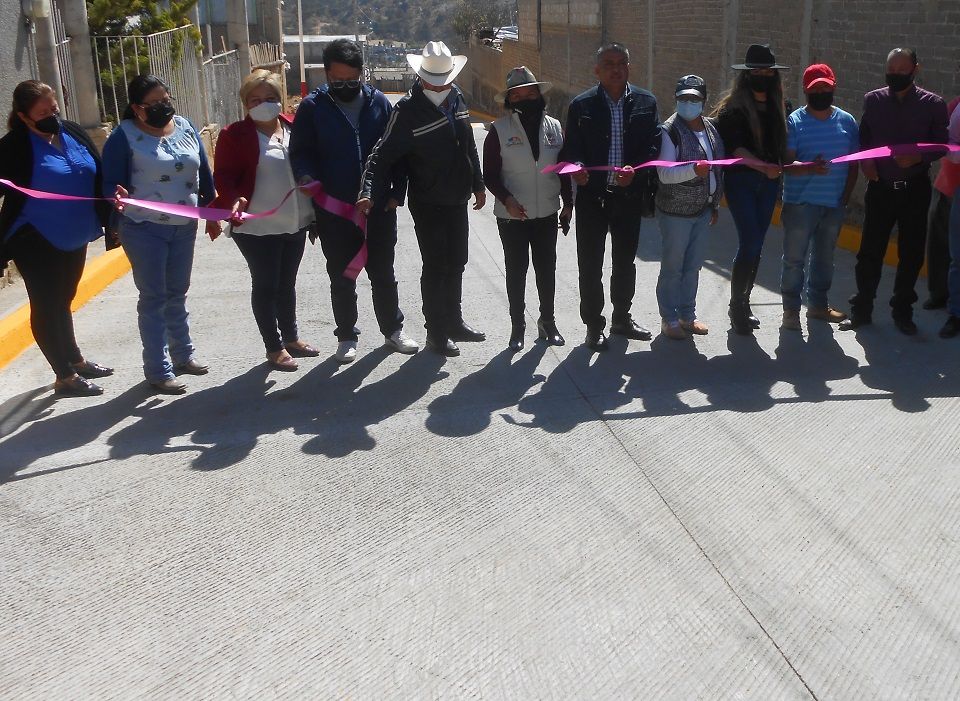 Crece infraestructura vial en Apipilhuasco para la prosperidad social