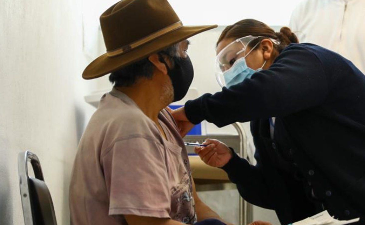 Tres adultos mayores presentaron reacciones graves tras vacuna contra Covid-19: Salud CDMX
