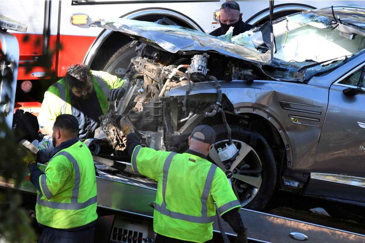 Así quedó la camioneta de lujo de Tiger Woods
