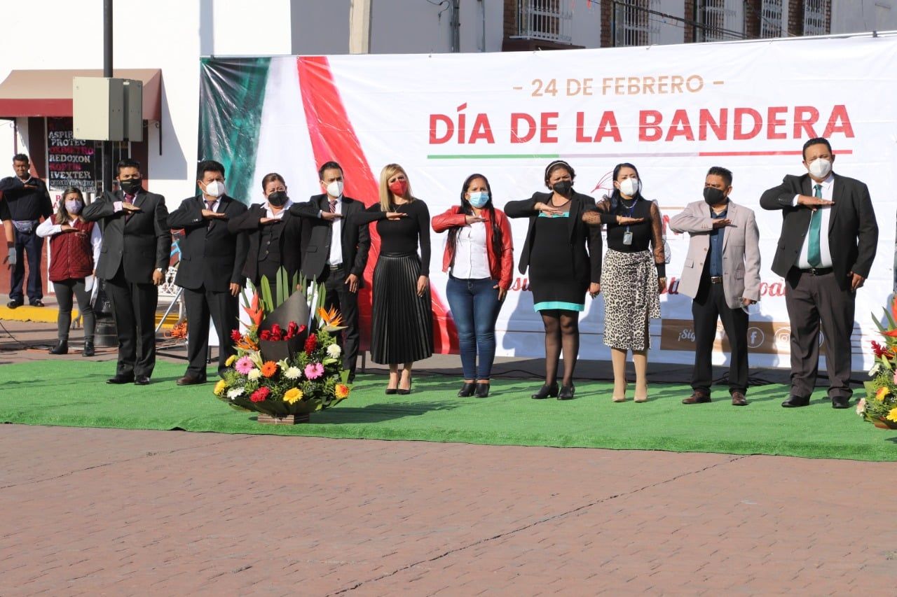 Gobierno Municipal de Chicoloapan conmemora el Día de la Bandera, 